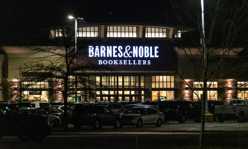 Barnes & Noble reopens in north suburban mall